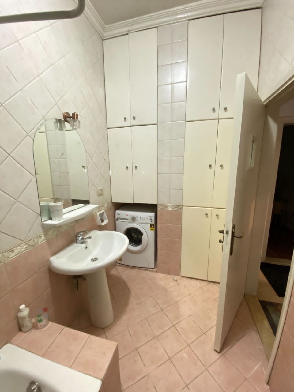 Comfortable Ground Floor With Garden For Rent In Maadi Degla.