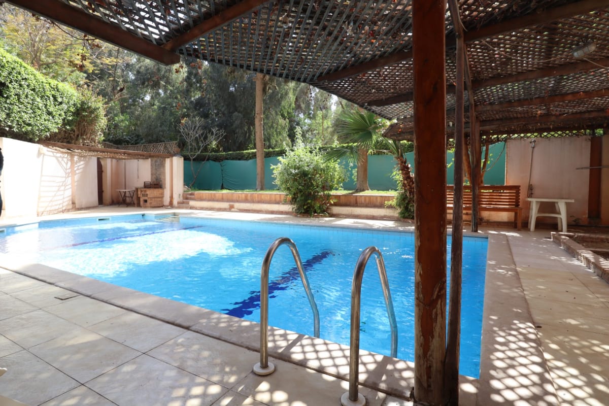 Bright Ground Floor Retreat In Maadi Sarayat.