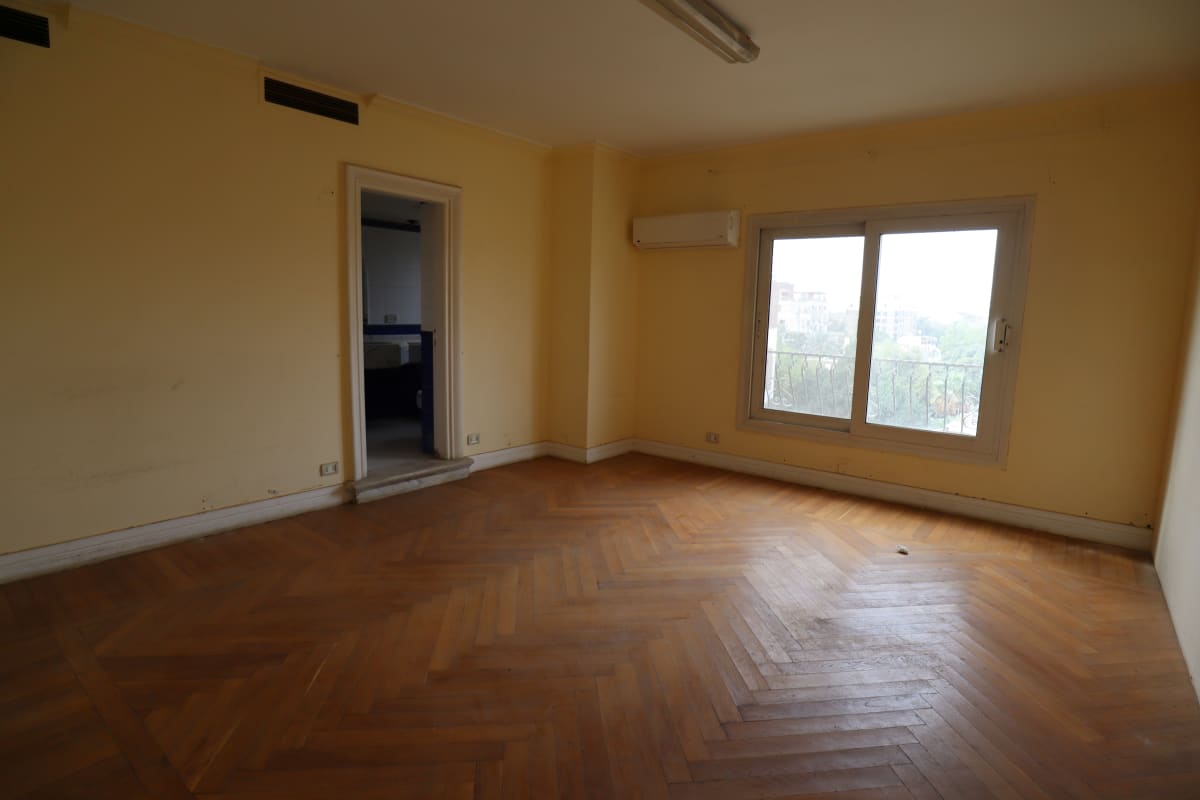 Stunning Duplex Penthouse In Prime Maadi Sarayat.