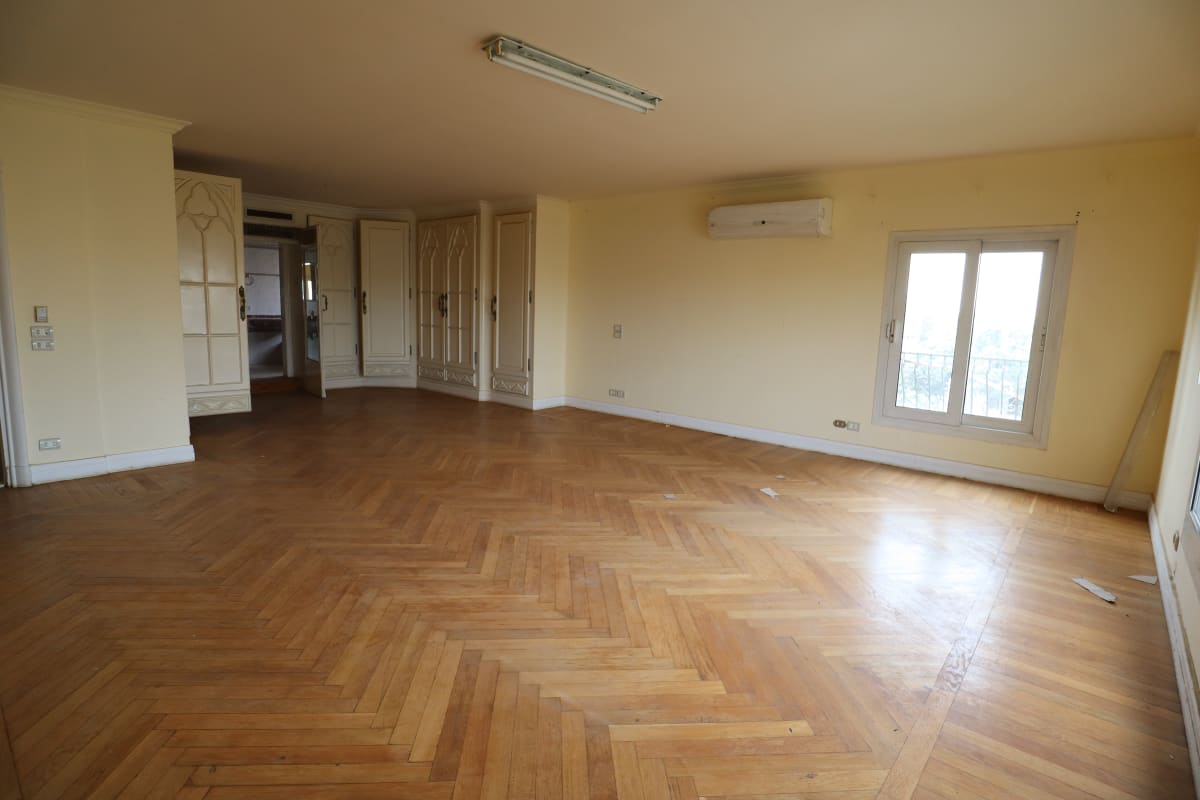 Stunning Duplex Penthouse In Prime Maadi Sarayat.
