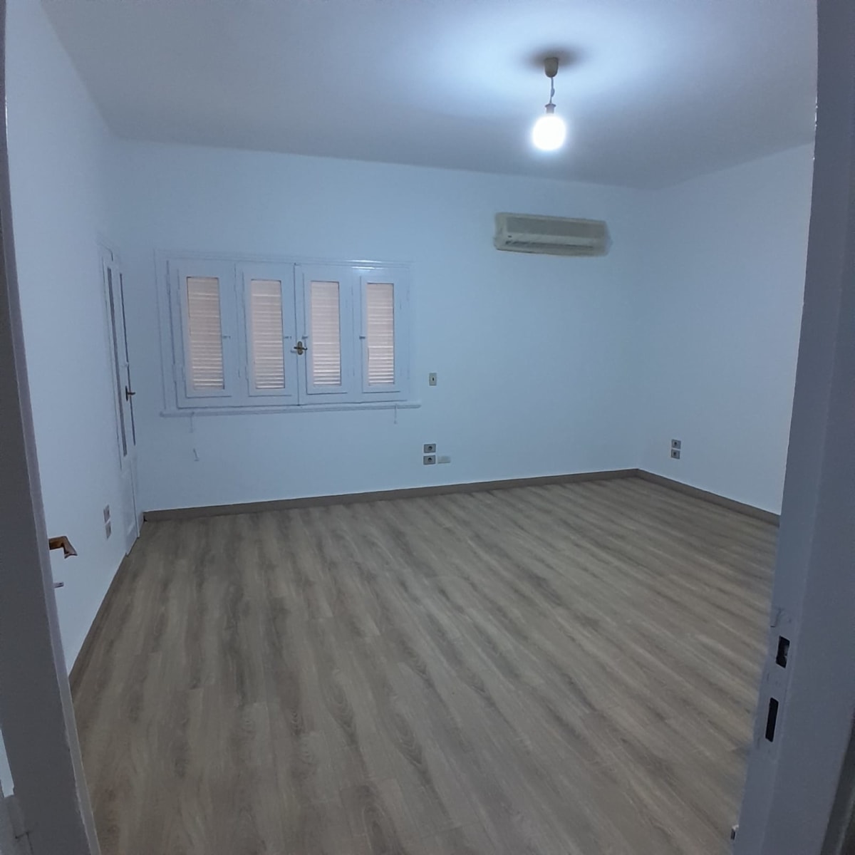 Administrative villa for rent | 800  m² | El Maadi.