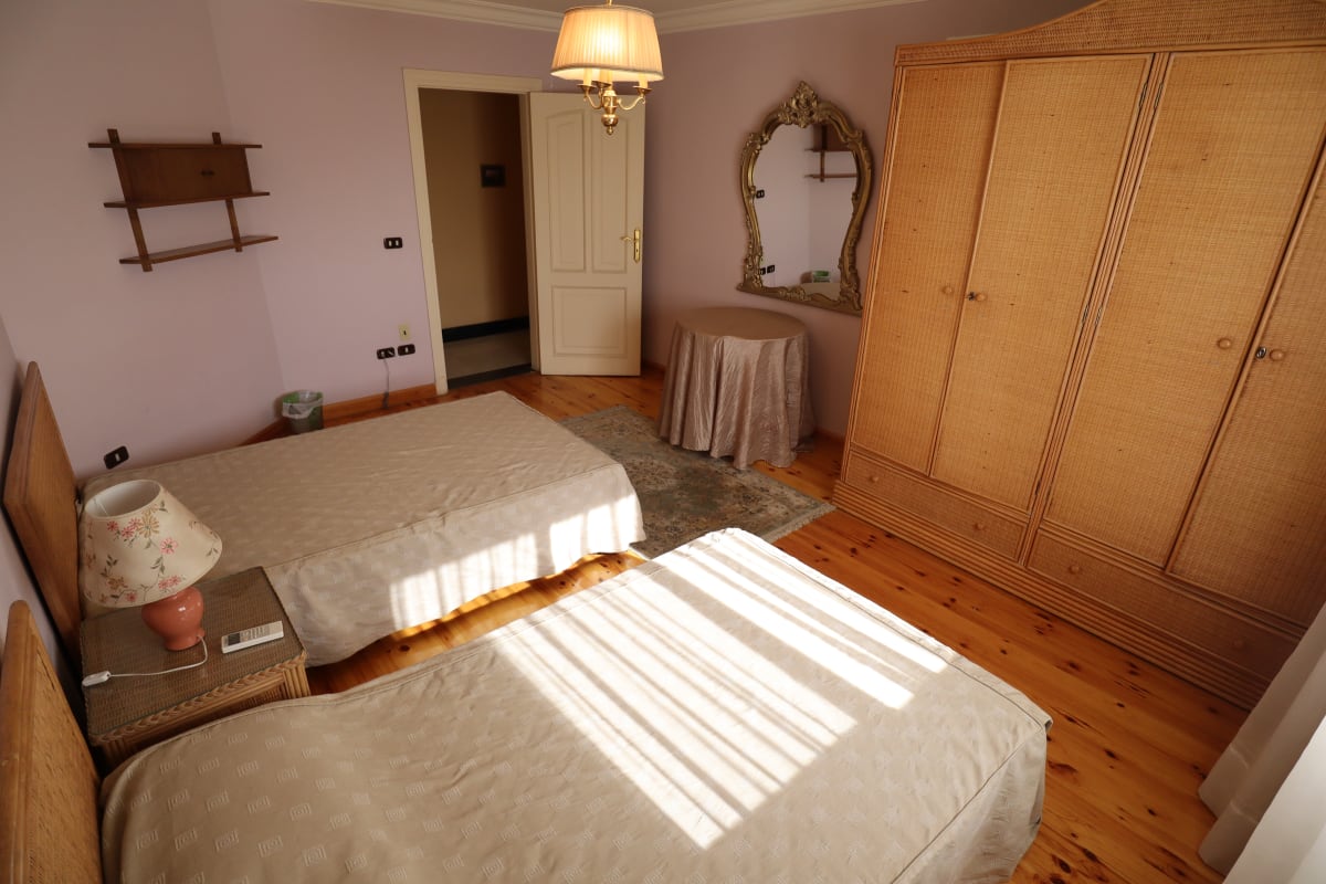 Modern 3BR Apartment with Shared Pool Access