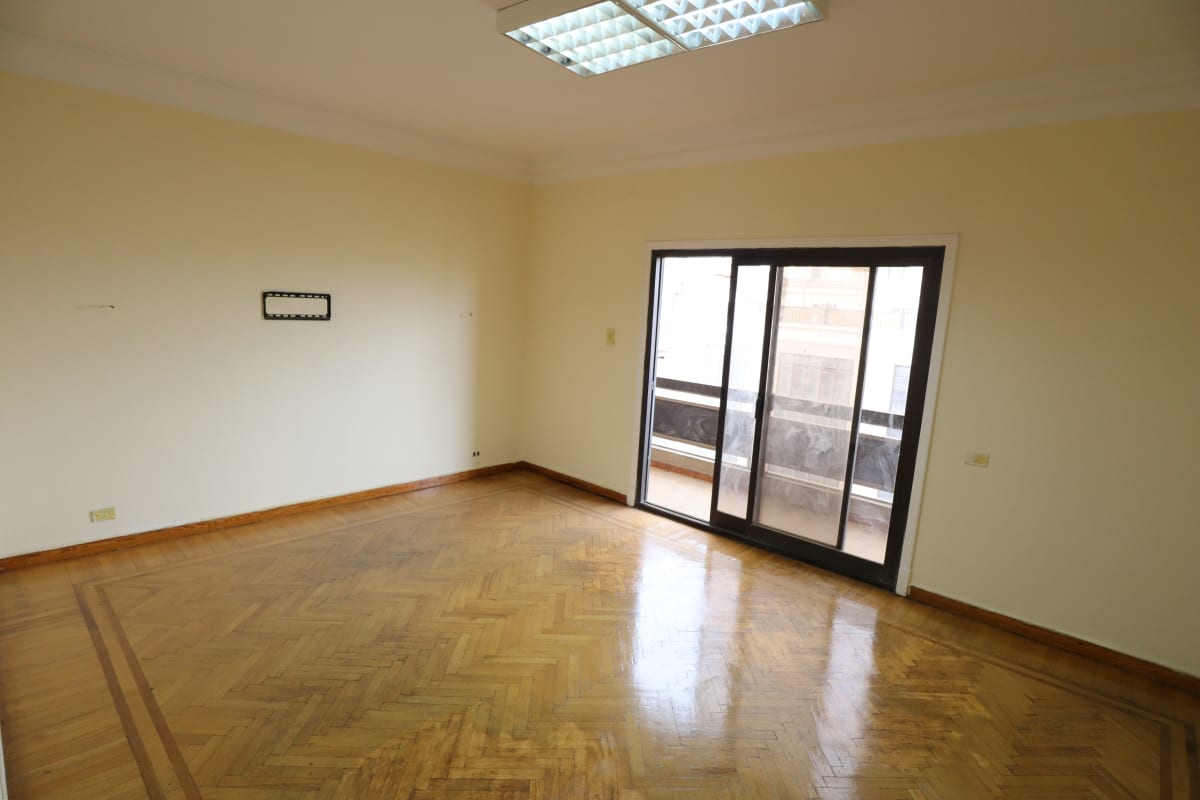 Administrative office for rent | 300 m² | El Maadi.