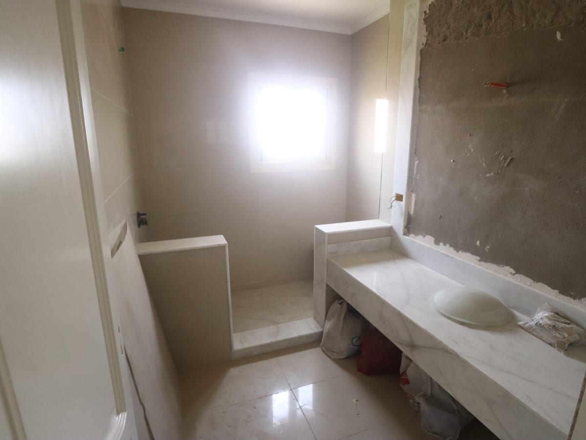 Unfurnished Apartment With Full AC In Maadi Sarayat