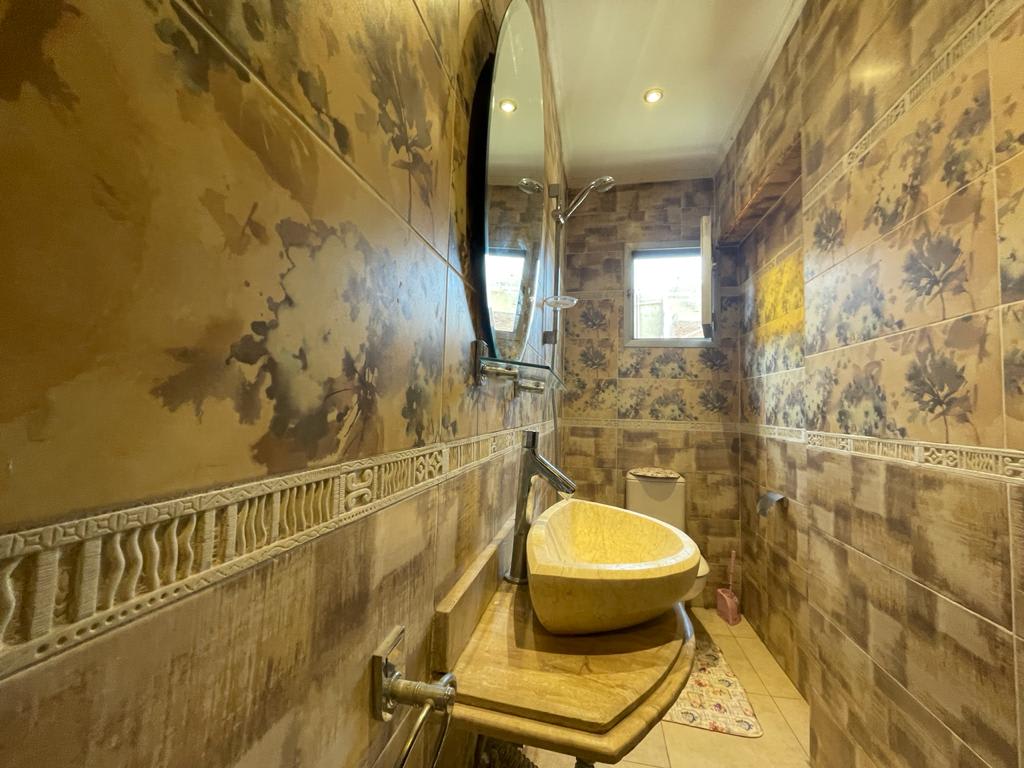Bright 250 sqm Apartment for Rent