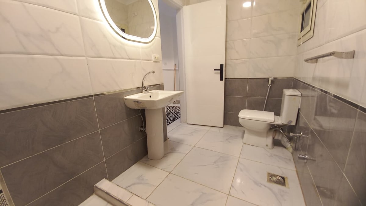 Elegant Furnished Apartment Embracing The Charm Of Degla Maadi Living.