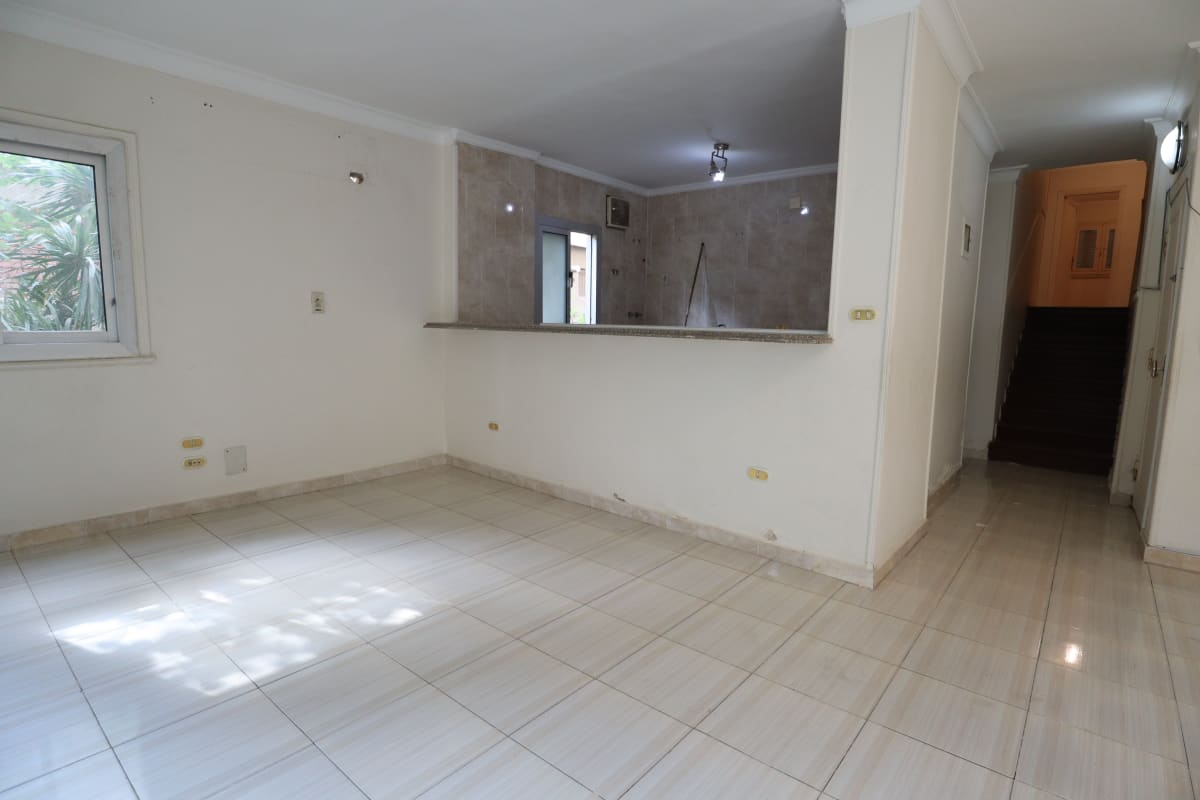Unfurnished 180 sqm Apartment in Maadi