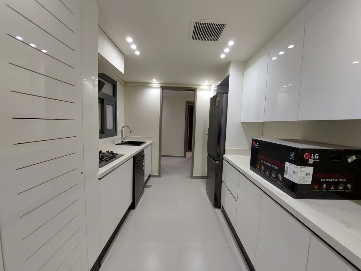 Furnished Apartment With Pool In New Cairo|200m²