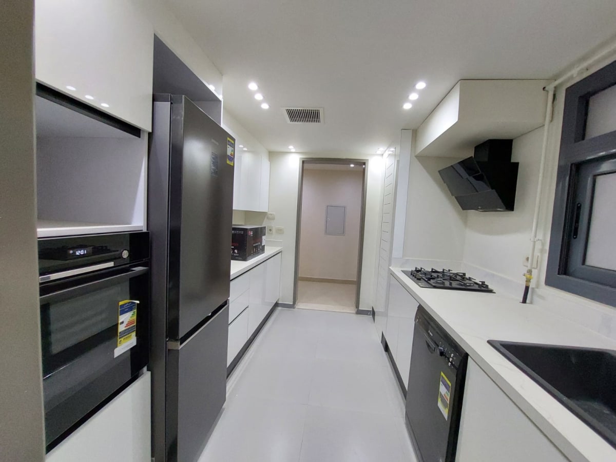 Furnished Apartment With Pool In New Cairo|200m²