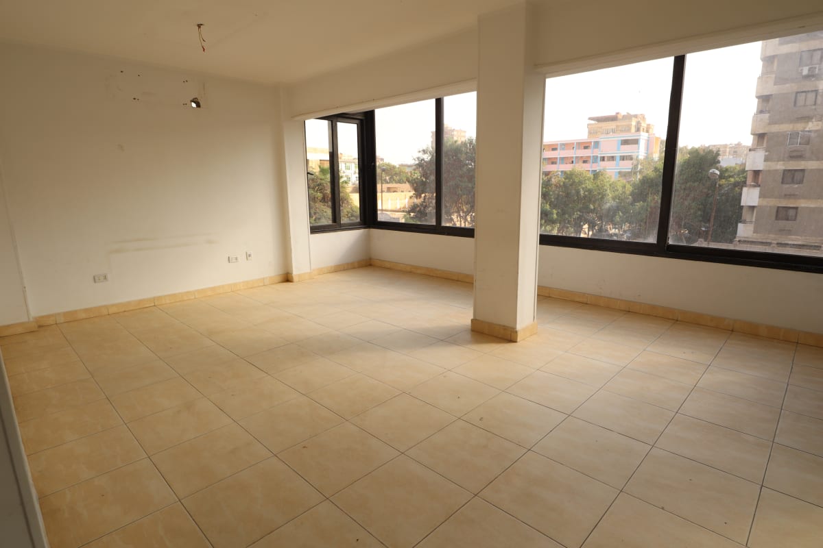 Administrative building  for rent | 2400 m² | El Maadi.