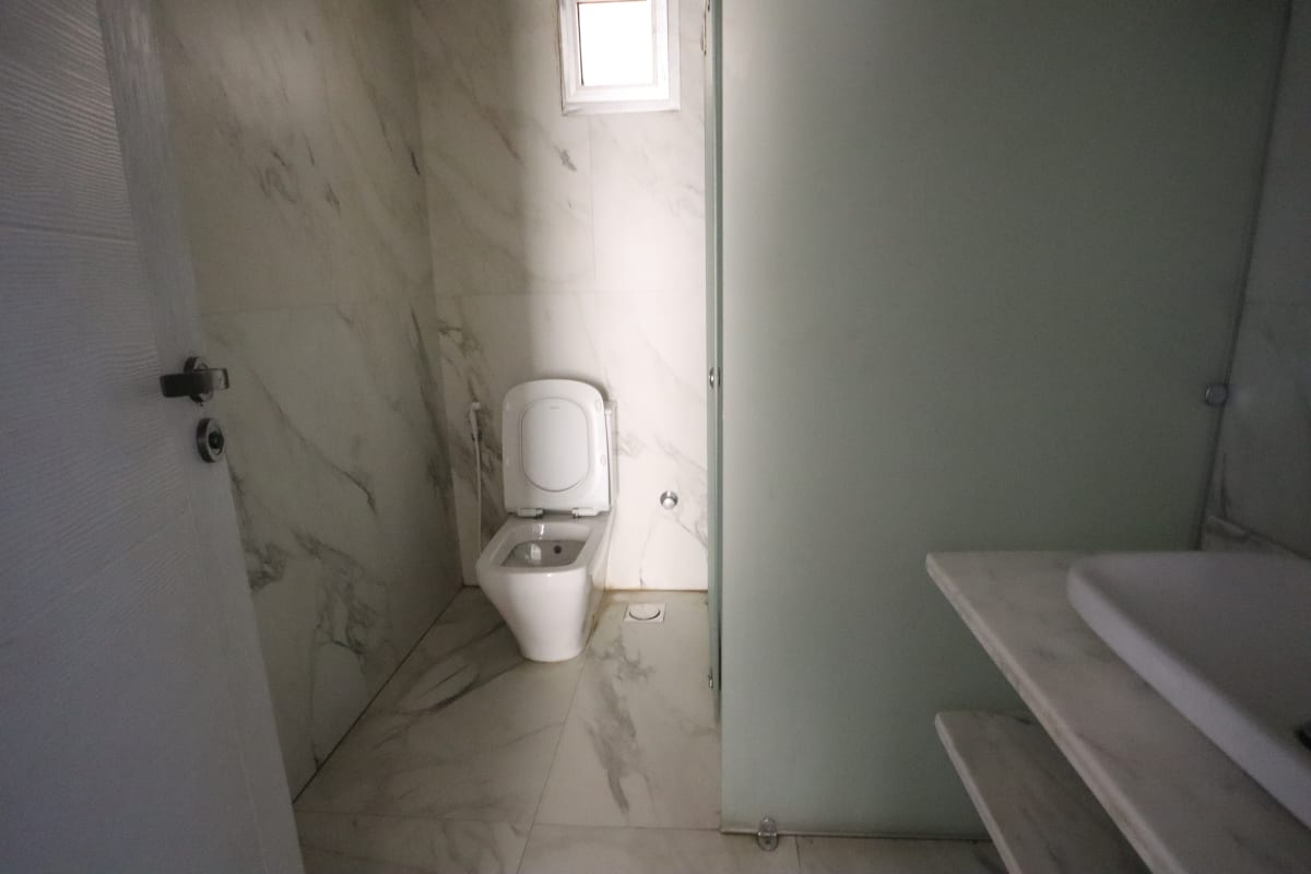 Administrative building  for rent | 2400 m² | El Maadi.
