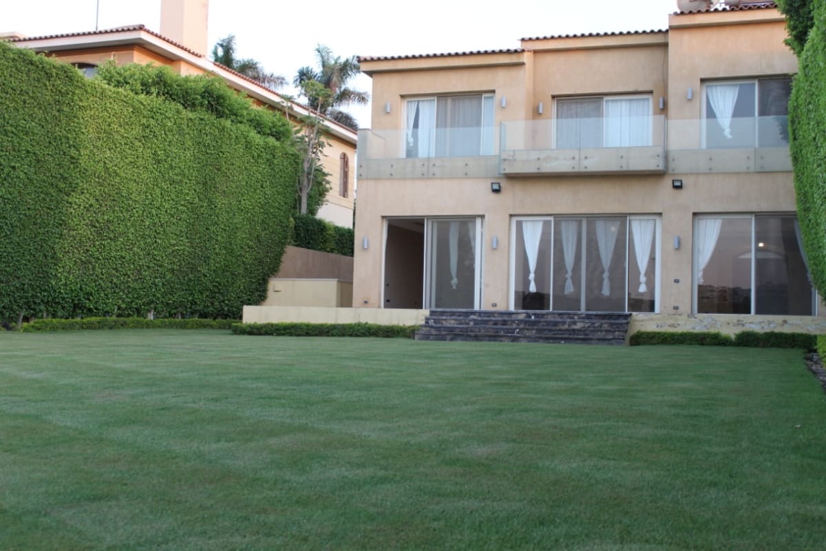 4-BR Villa on 1000 sqm Plot With Private Garden
