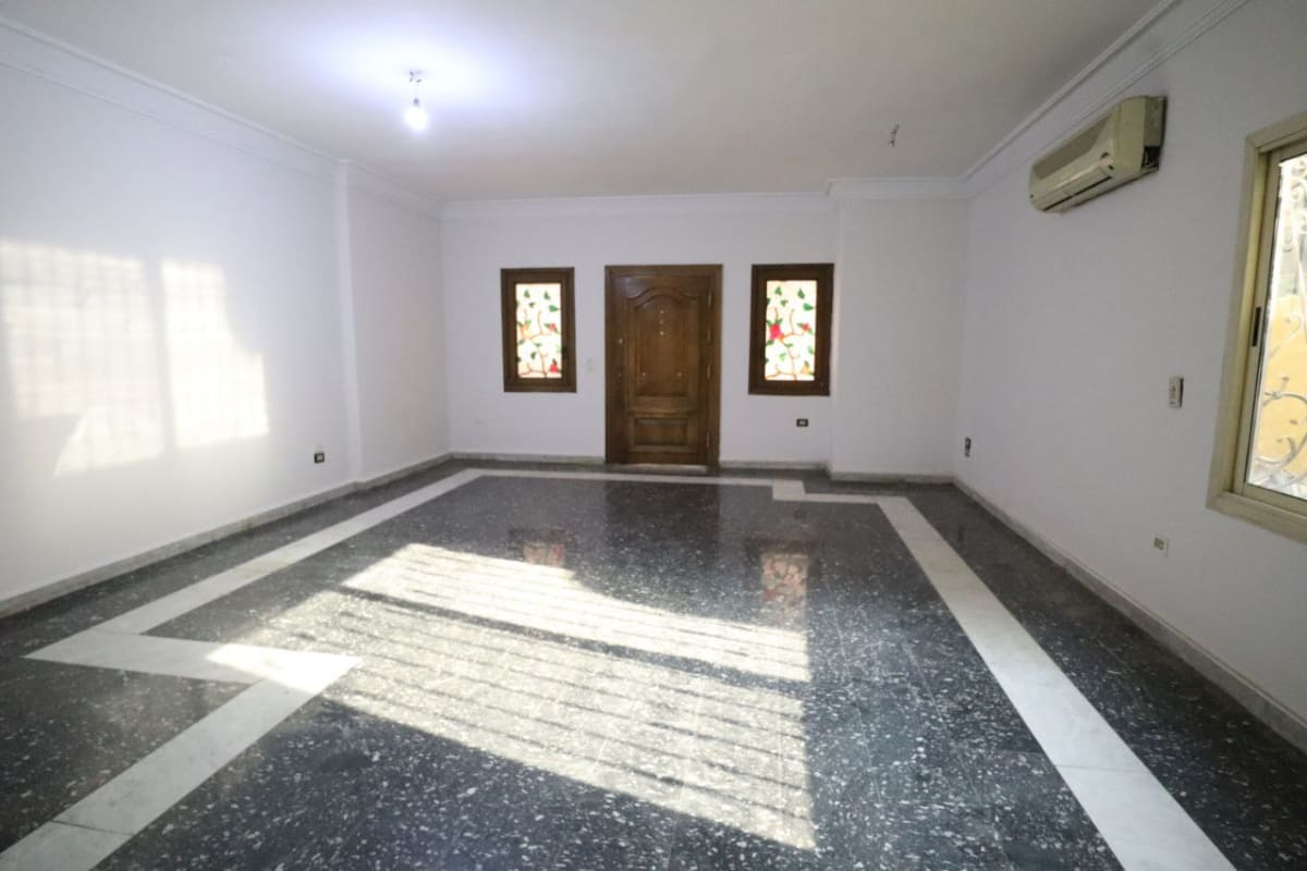Administrative office for rent | 300 m² | El Maadi.