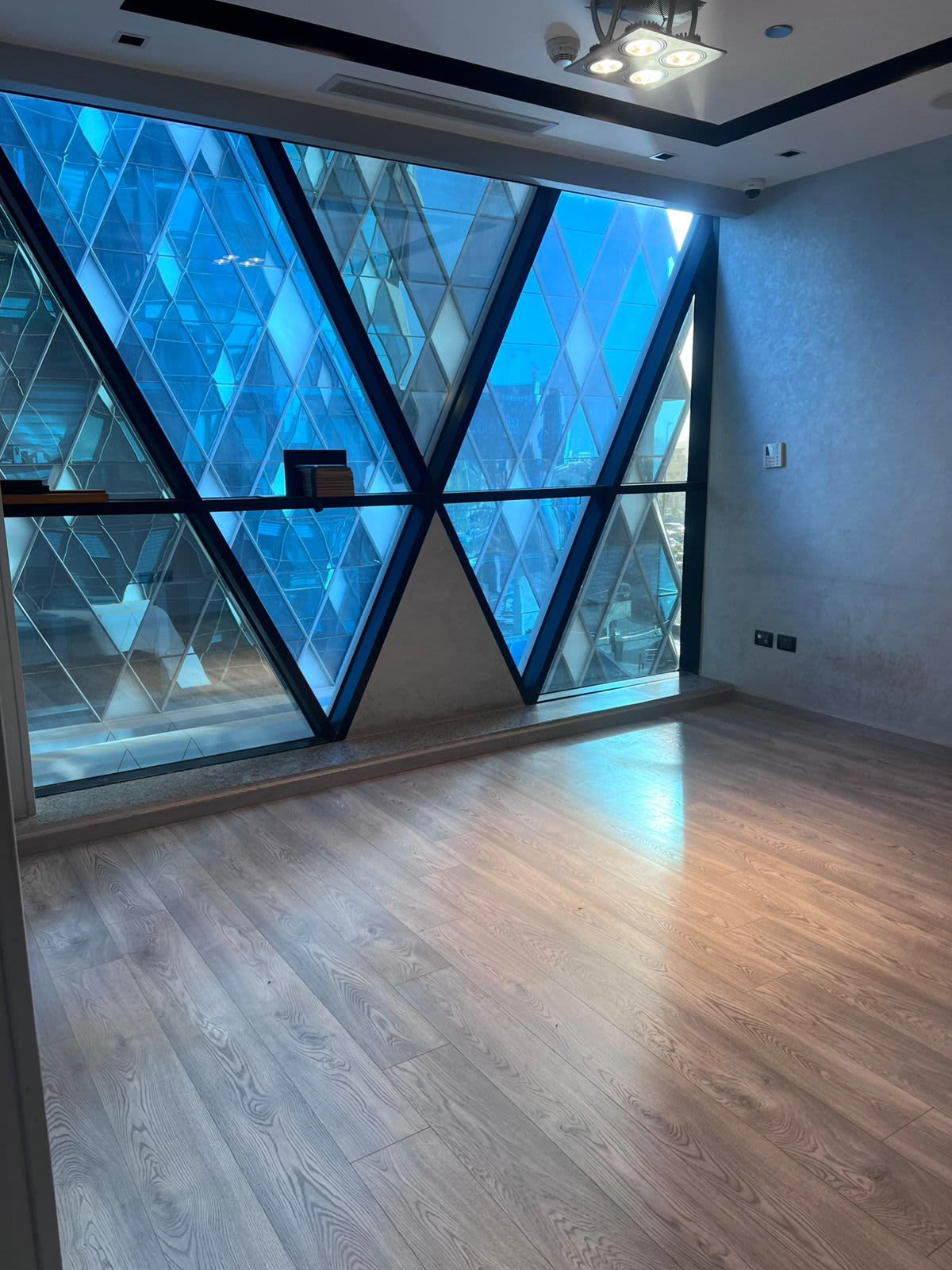 Administrative Office Space For Rent | Area 190 Sqm | Refined Detail Finish | New Cairo .