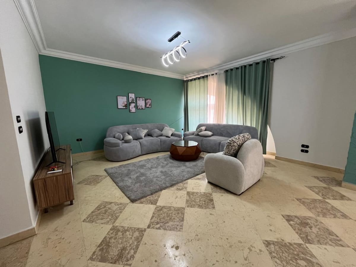 Charming Apartment with Large Reception in Maadi 