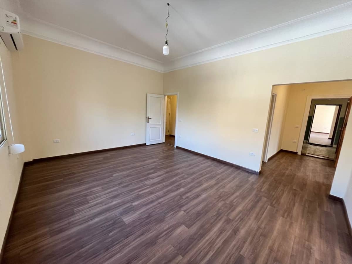 Semi-furnished flat located on the Nile in Zamalek.