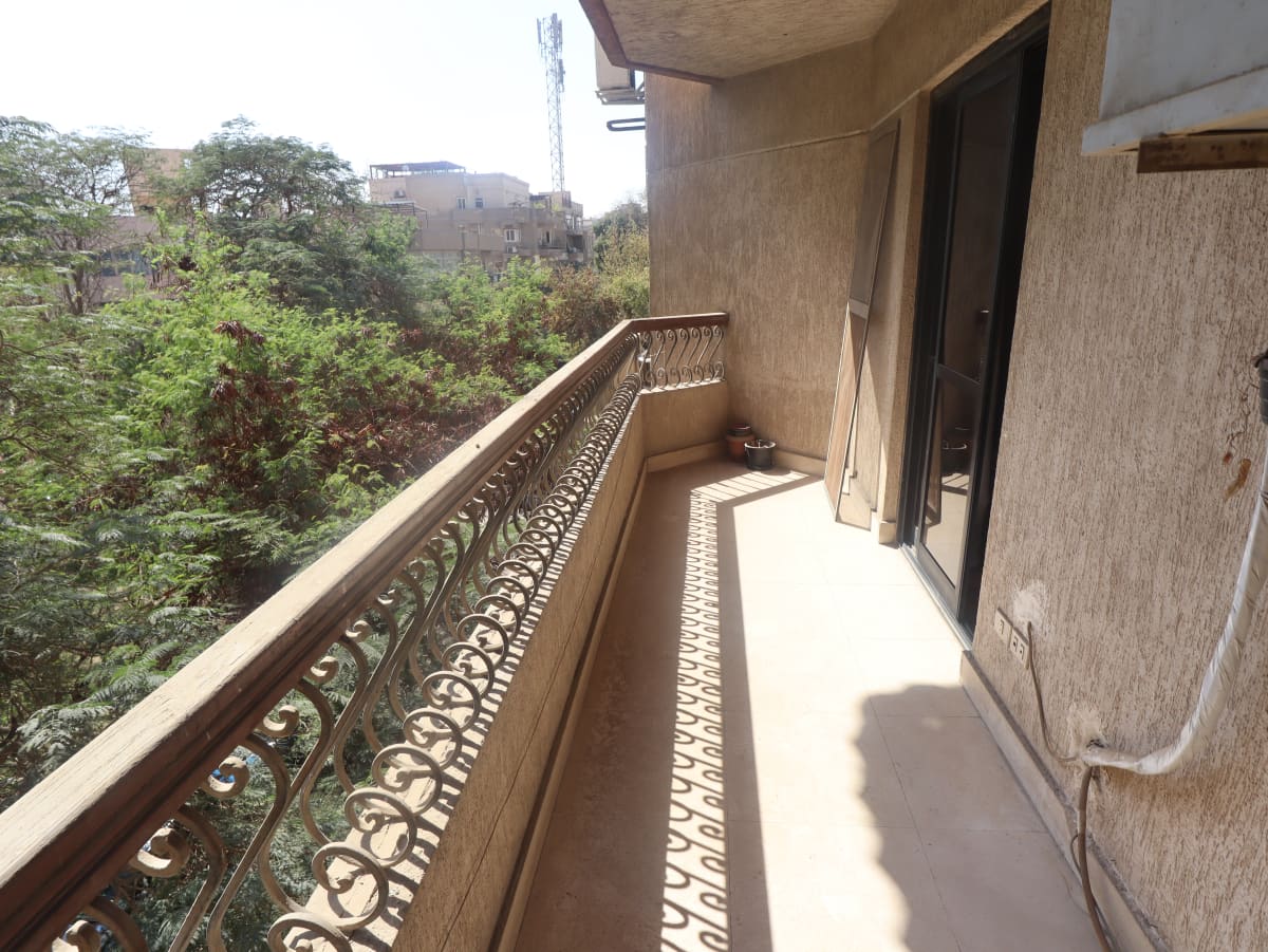 Spacious Apartment with Balcony & Tree Views In Maadi 