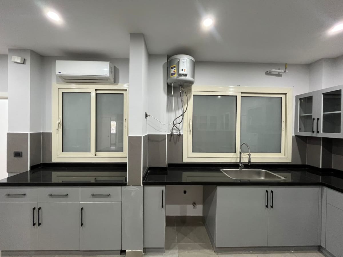 Elegant Spacious Apartment for Large Families For rent in Zamalek