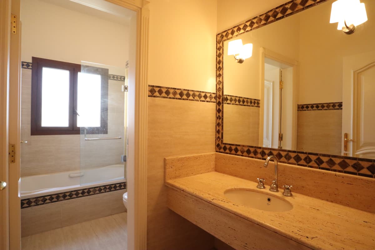Elegant Penthouse with Terrace & Pool Maadi