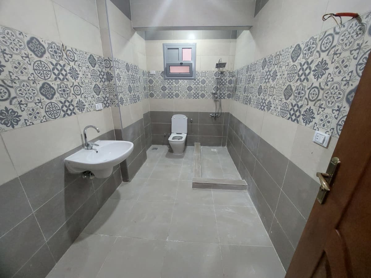 Practical Apartment | Close to Schools & Cafes