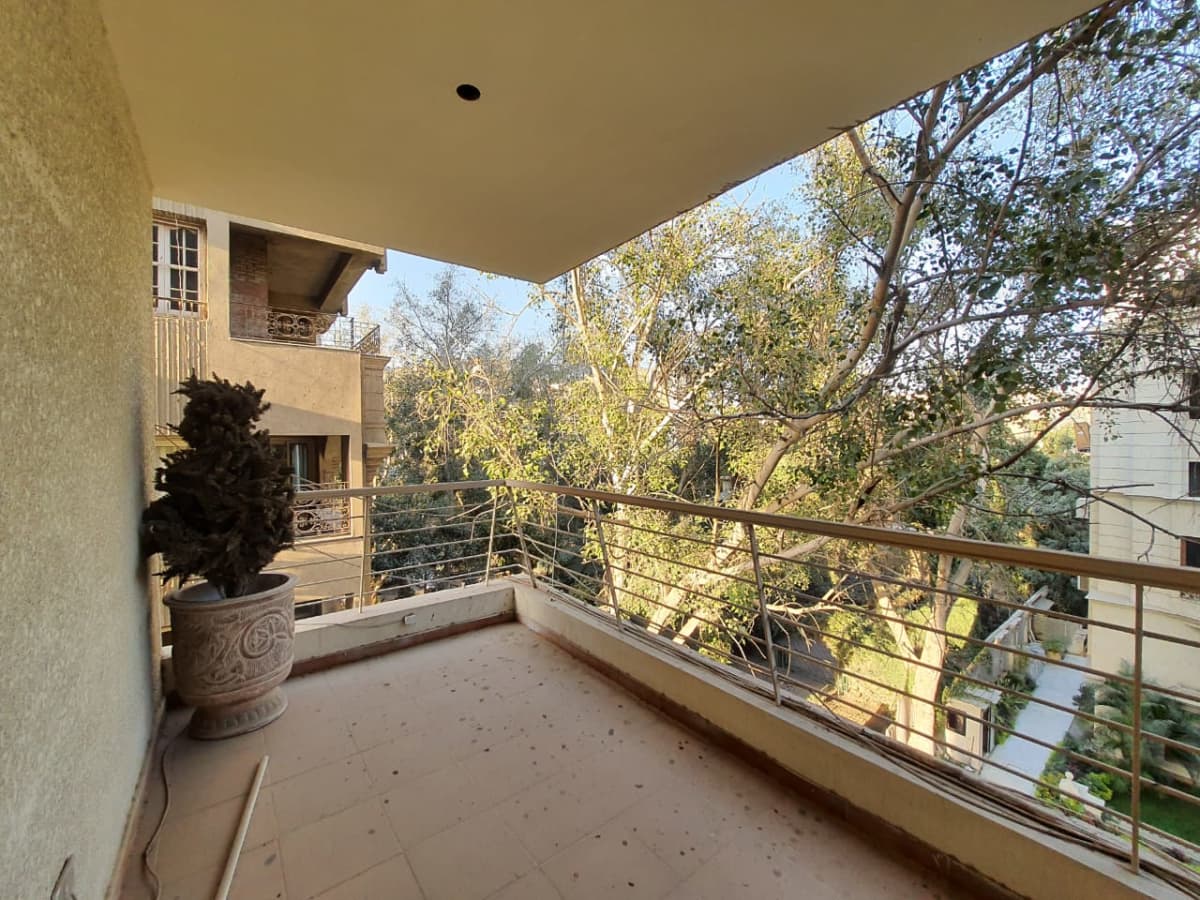Spacious 4BR Apartment in Maadi Sarayat
