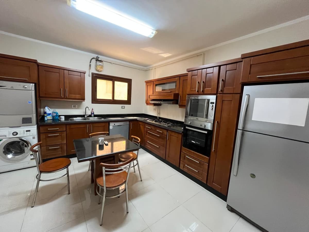 4BR Apartment with Pool & Garden Access in Prime Location