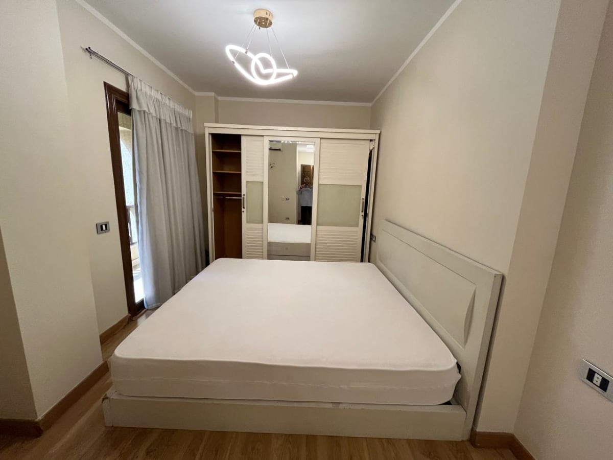 4BR Apartment with Pool & Garden Access in Prime Location