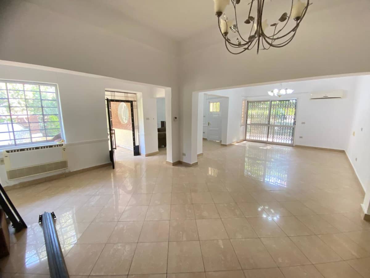 Semi Furnished Villa With 800m² In Maadi Sarayat.