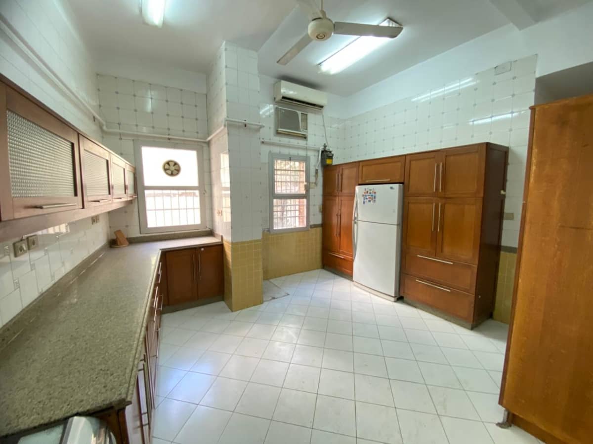 Semi Furnished Villa With 800m² In Maadi Sarayat.