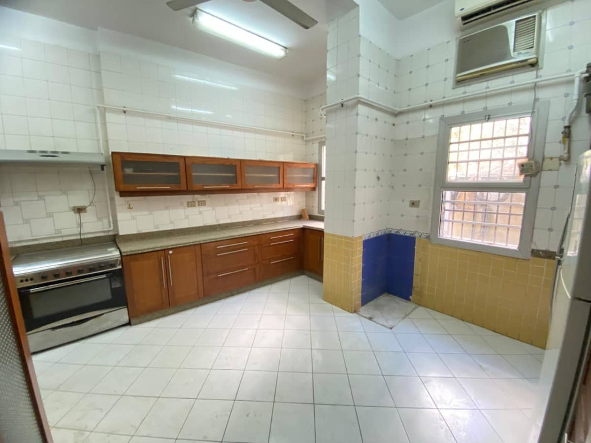Semi Furnished Villa With 800m² In Maadi Sarayat.