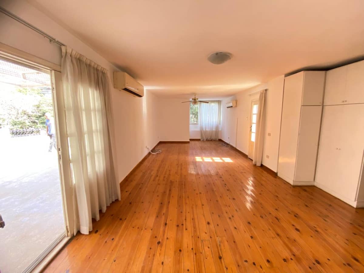 Semi Furnished Villa With 800m² In Maadi Sarayat.