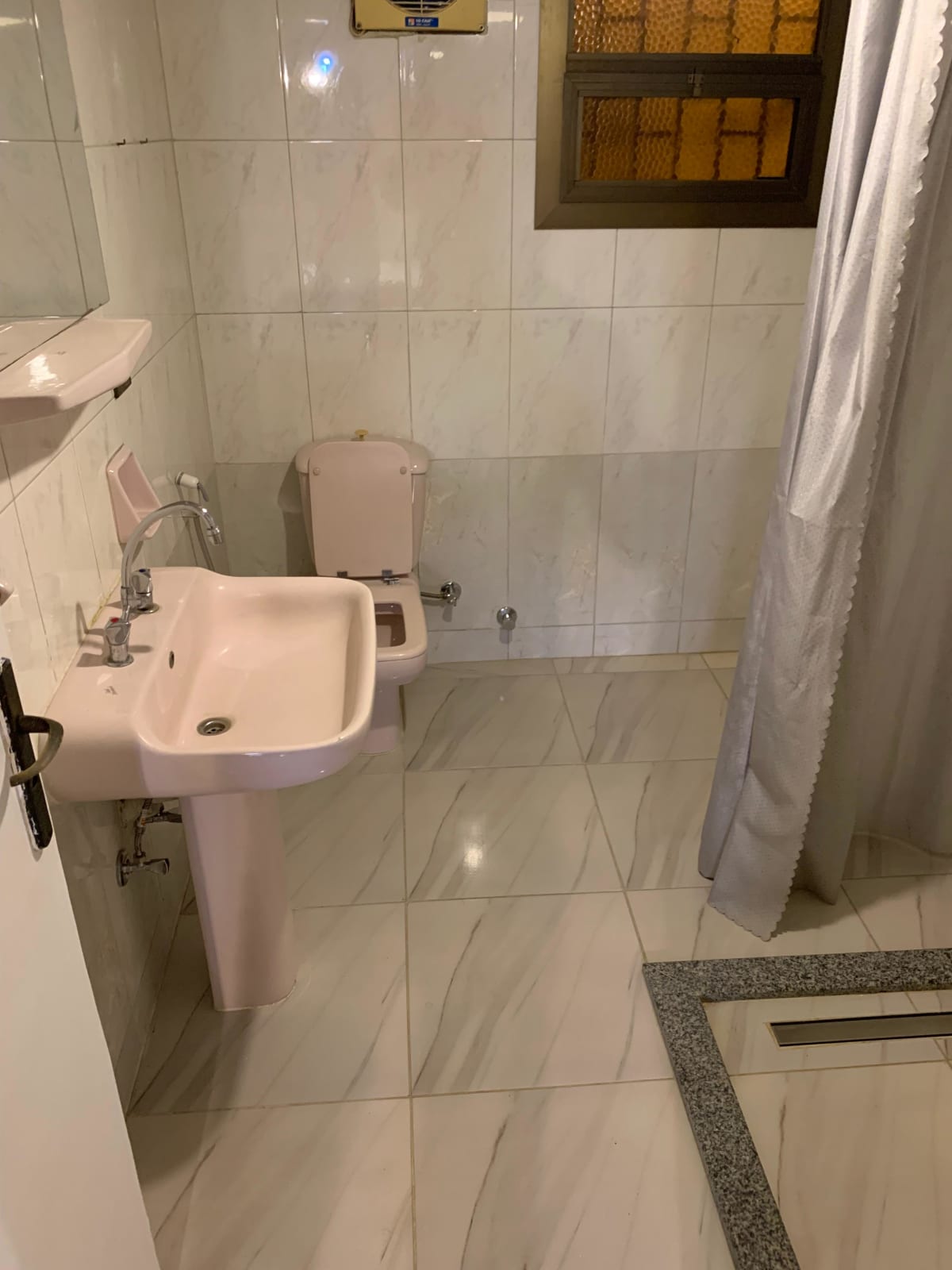 Cozy Modern Apartment With 3 B.D In Sarayat Maadi.
