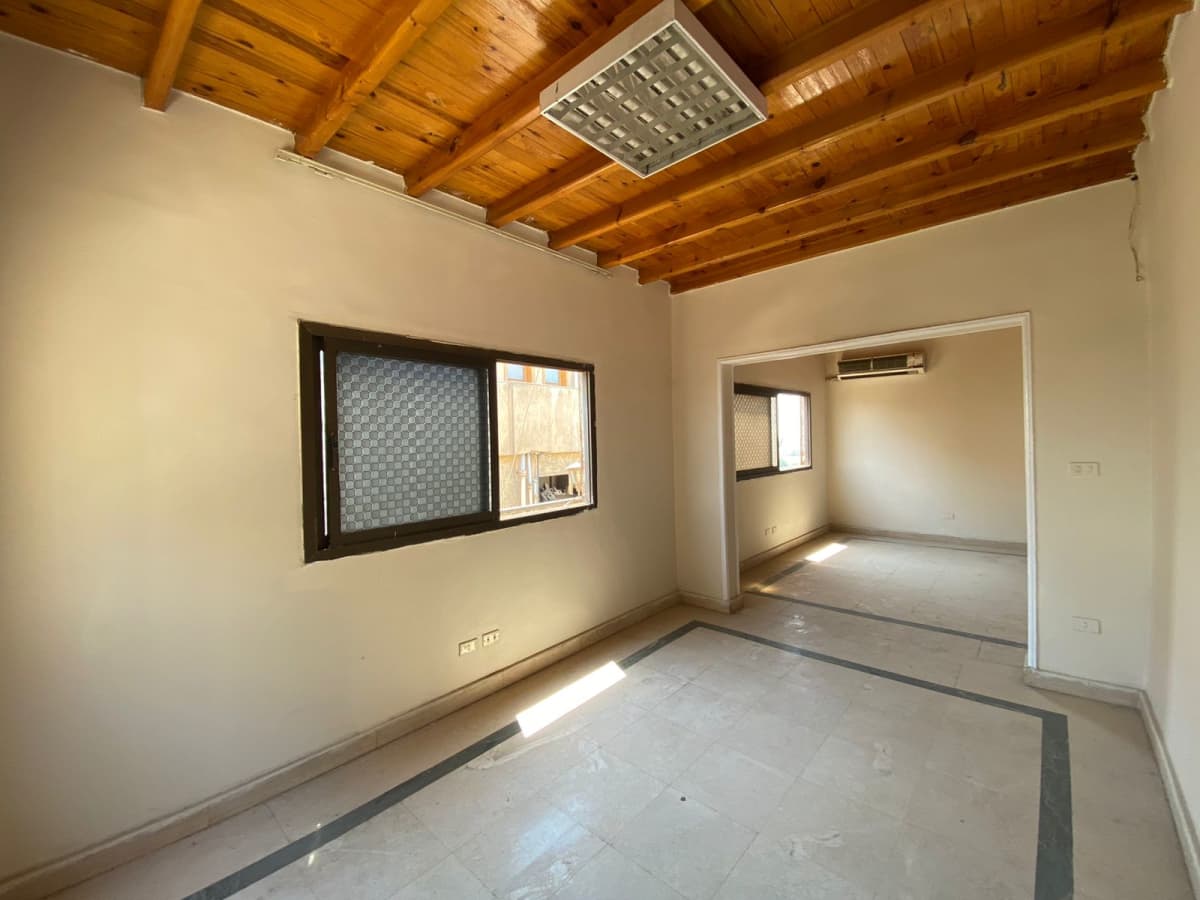Semi furnished Apartment For Rent In Maadi Sarayat|400m².