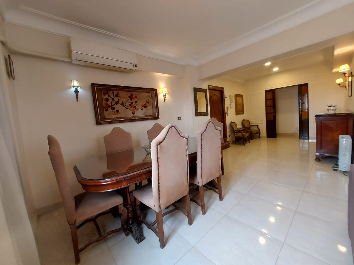 Elegant 2BR Apartment in Prime Zamalek Location