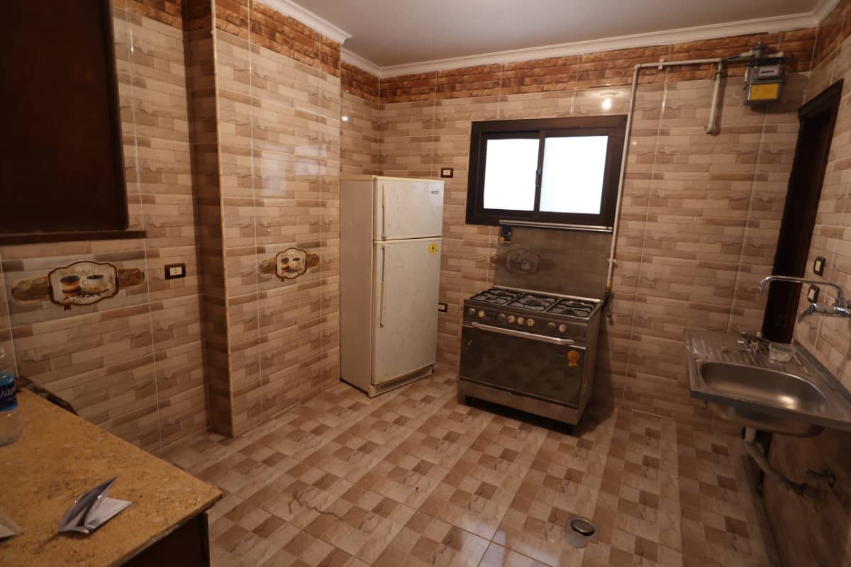 Bright Semi-Furnished Apartment in Prime Degla Maadi.