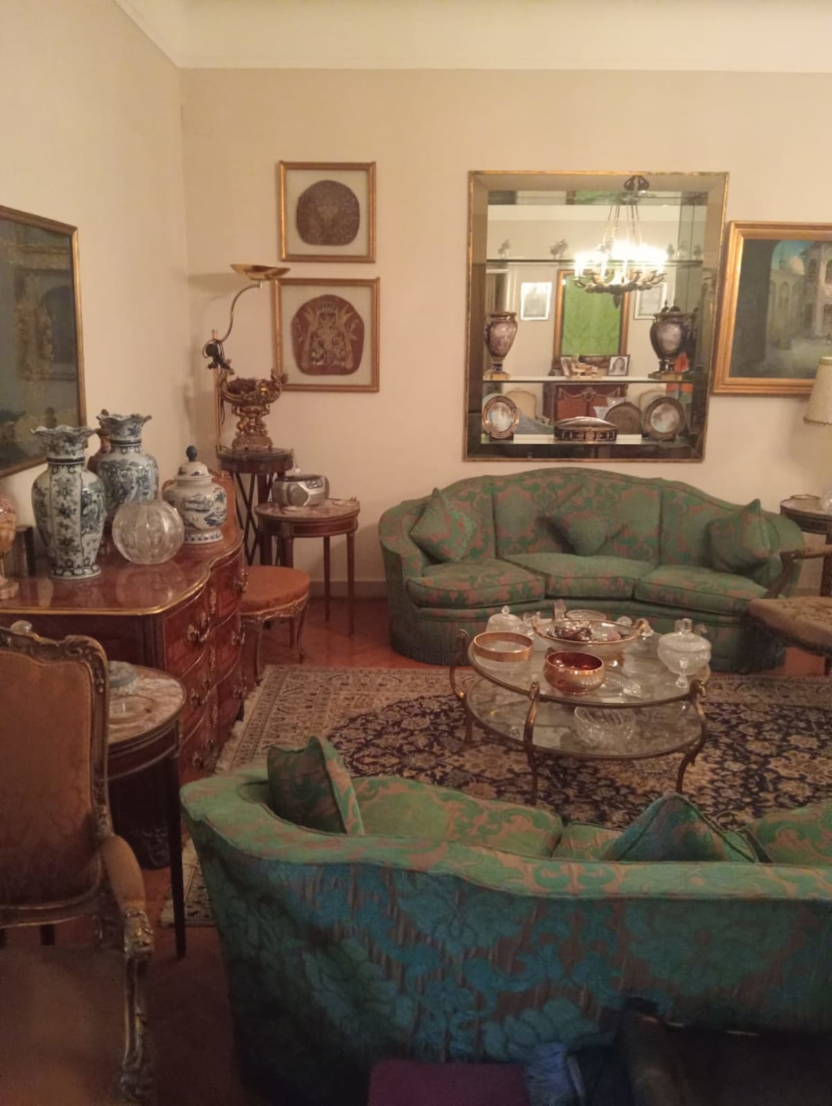 Elegant Classic 4BR Apartment in Prime Location In Zamalek