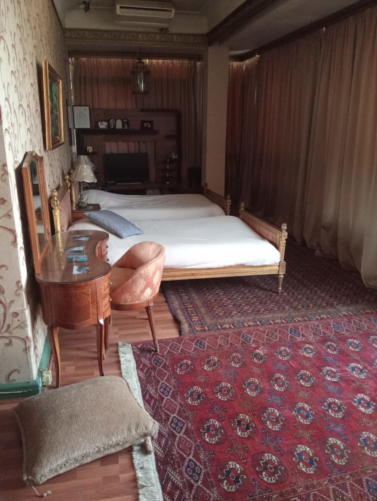 Elegant Classic 4BR Apartment in Prime Location In Zamalek