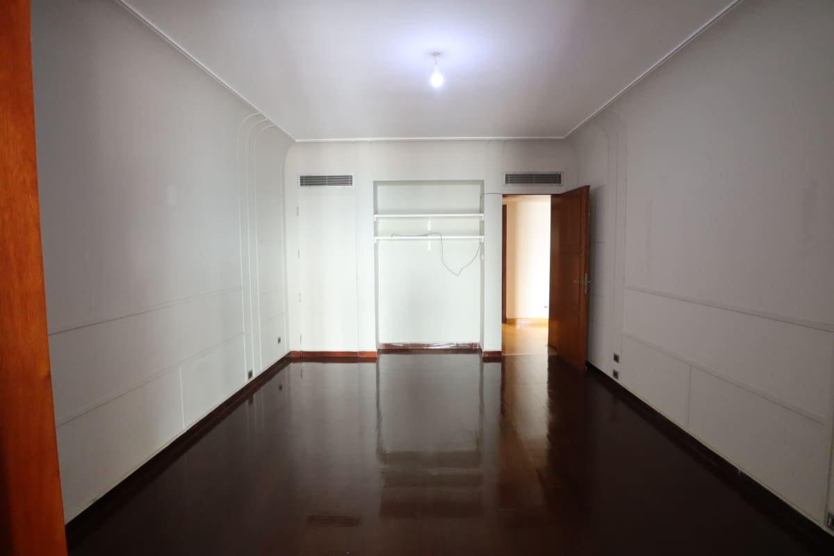 Spacious Apartment with Scenic Green Outlook In Zamalek