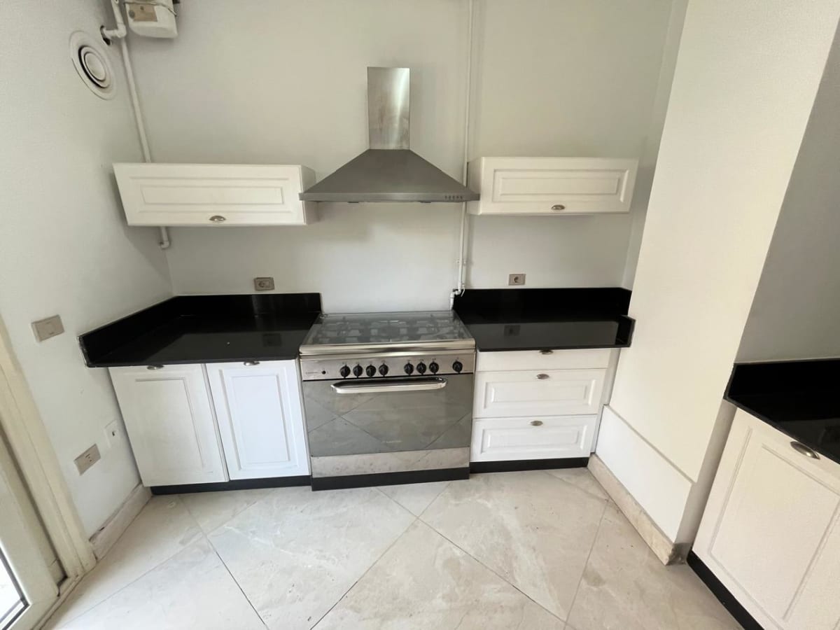 Modern 4BR Apartment in Quiet Maadi Location