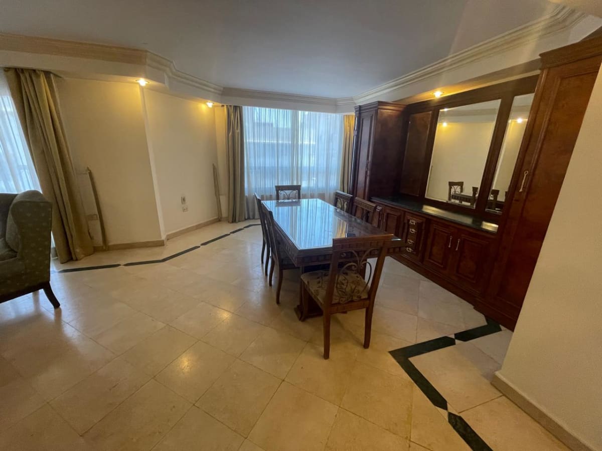 Practical 3BR Apartment in Maadi - Urban Lifestyle