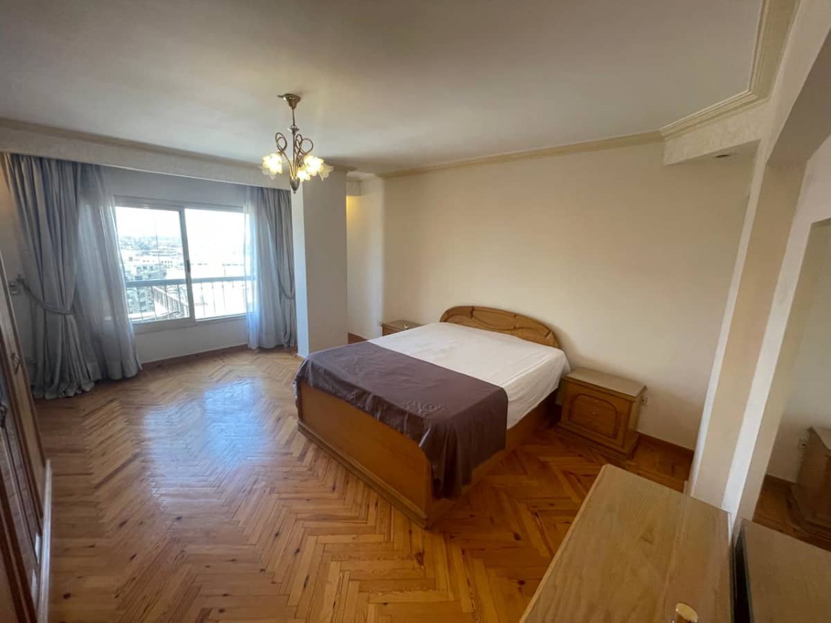 Practical 3BR Apartment in Maadi - Urban Lifestyle