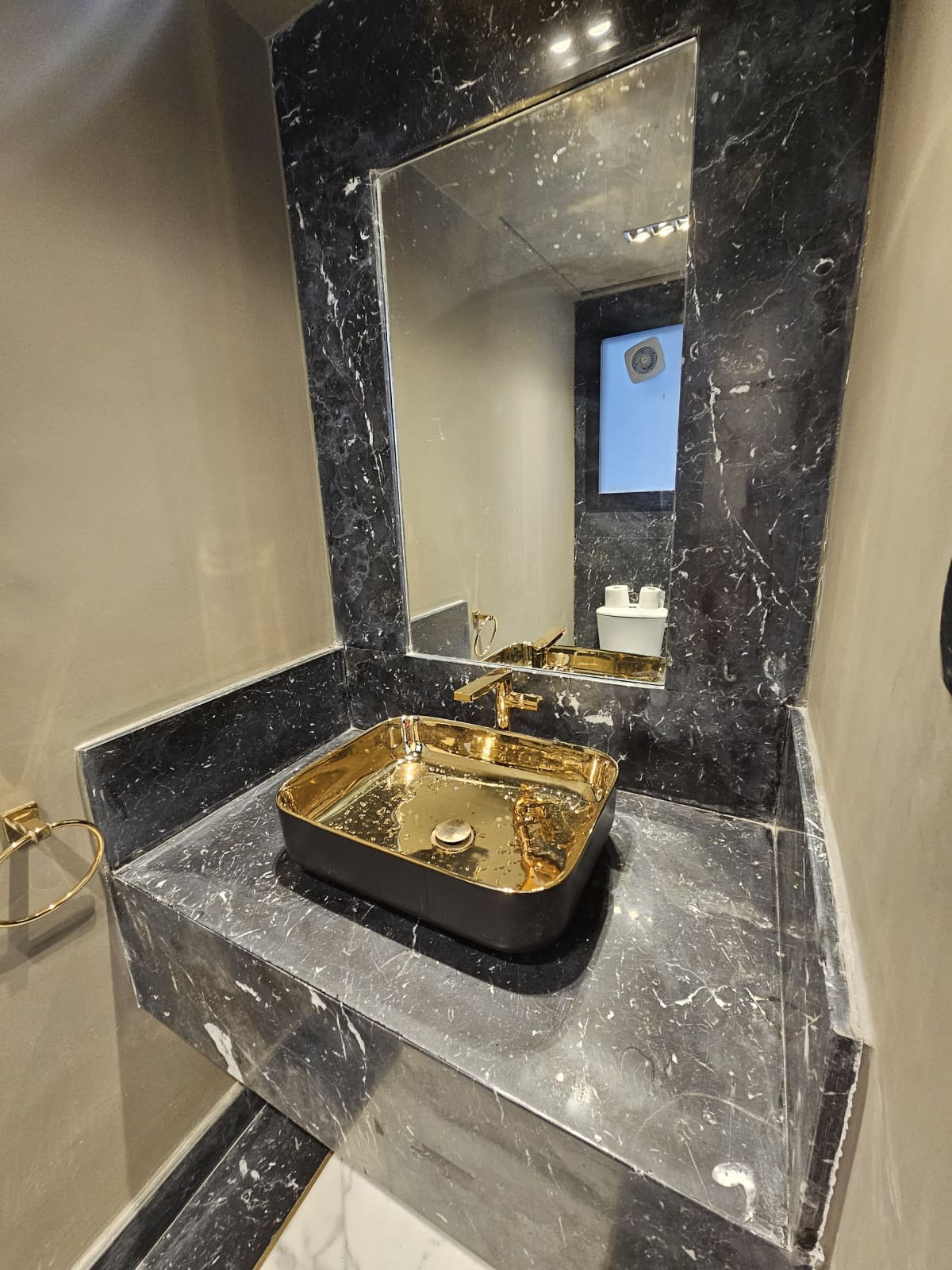 Luxury Apartment with Spacious Reception in Zamalek