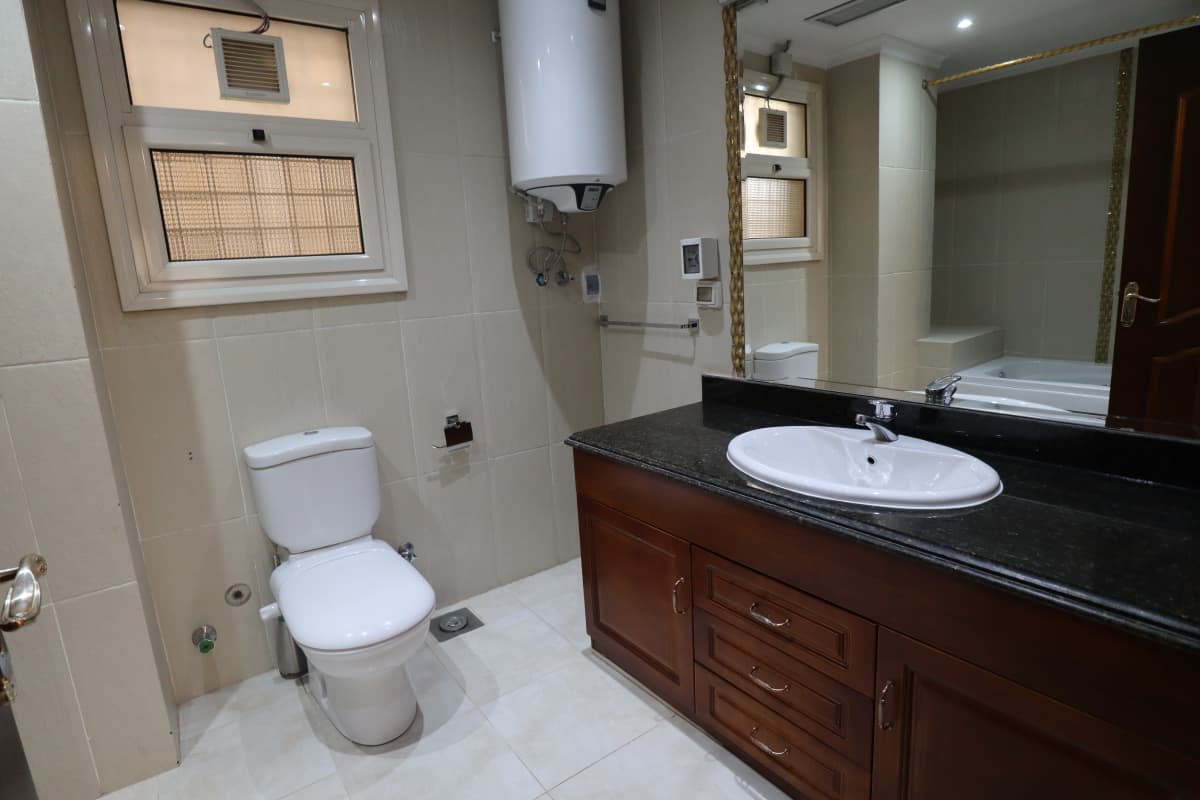 Spacious Apartment in Maadi - 5 Bedrooms & Modern Layout