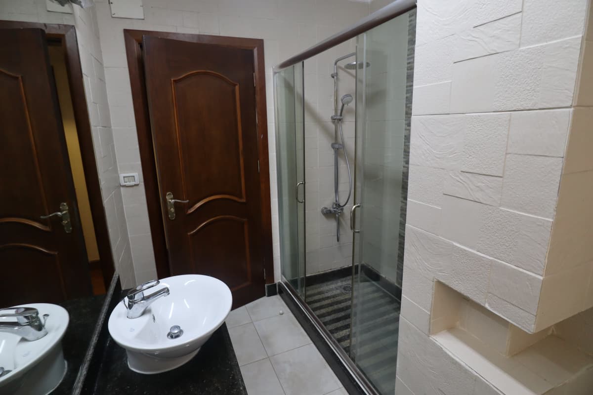 Spacious Apartment in Maadi - 5 Bedrooms & Modern Layout