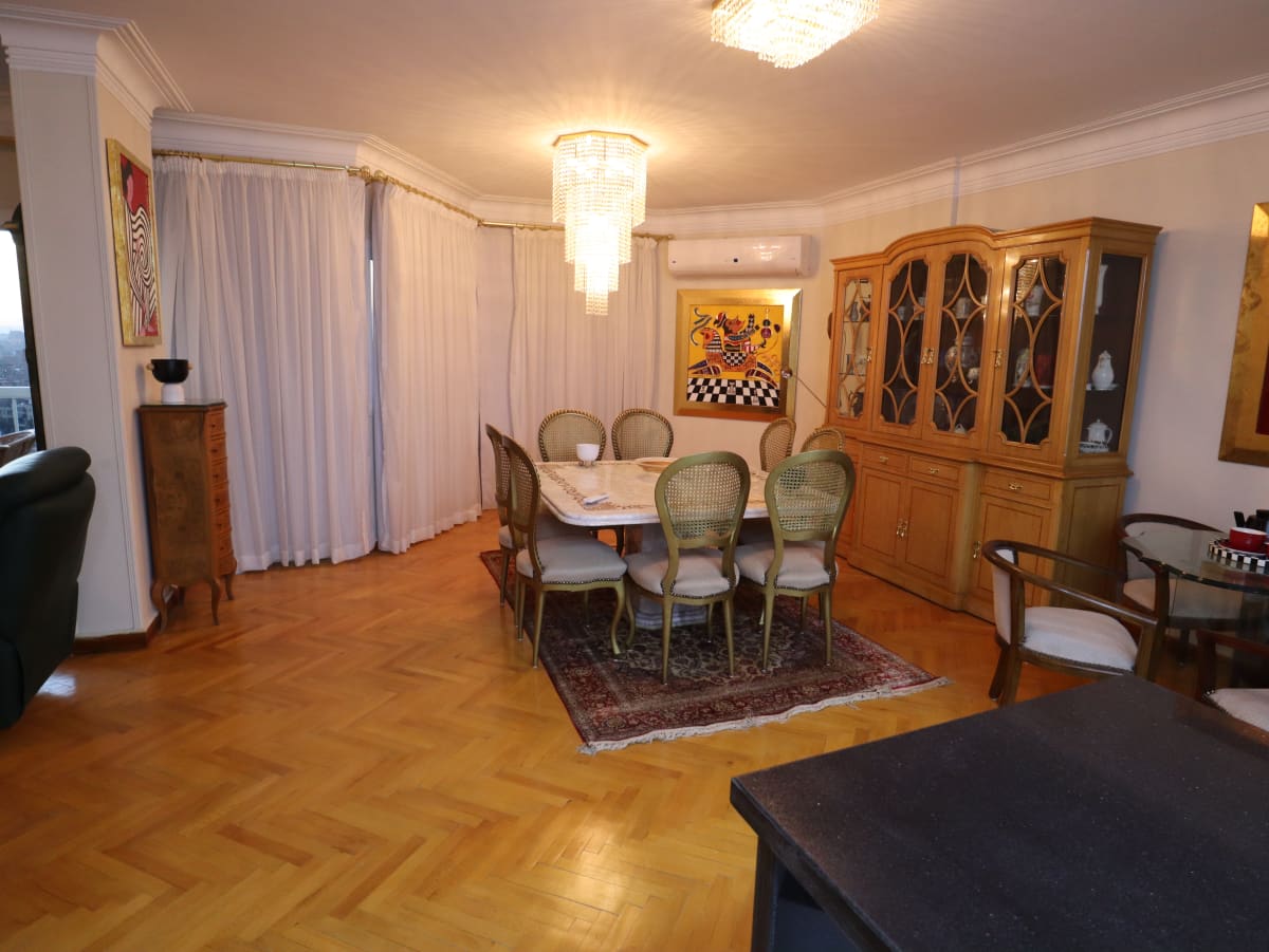 Premium Penthouse in Zamalek - 200 sqm of Comfort