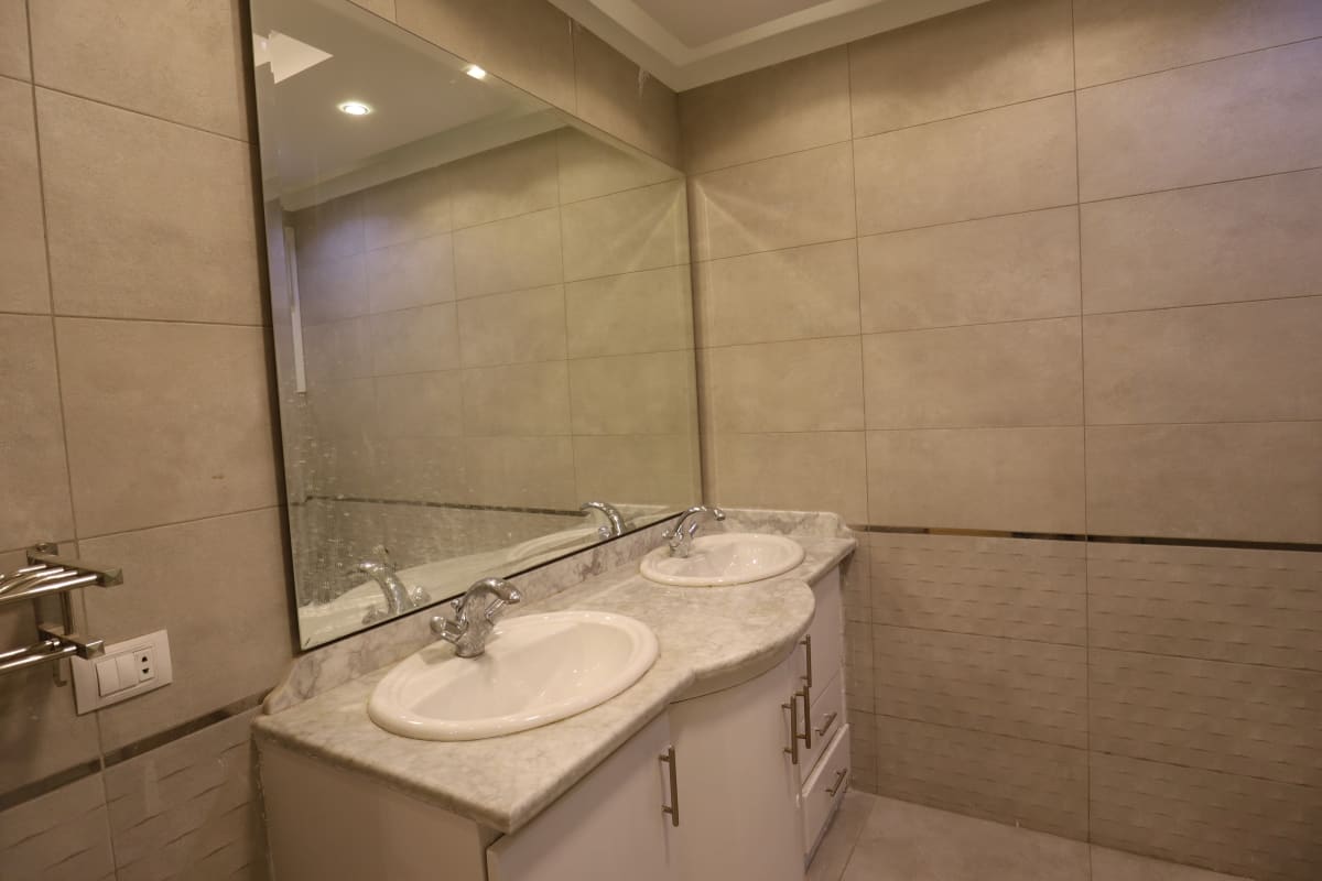 Elegant And Bright Apartment For Rent In Maadi Sarayat. 