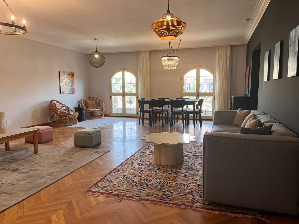 Spacious 4 Master BR Penthouse - 250 sqm Prime Location