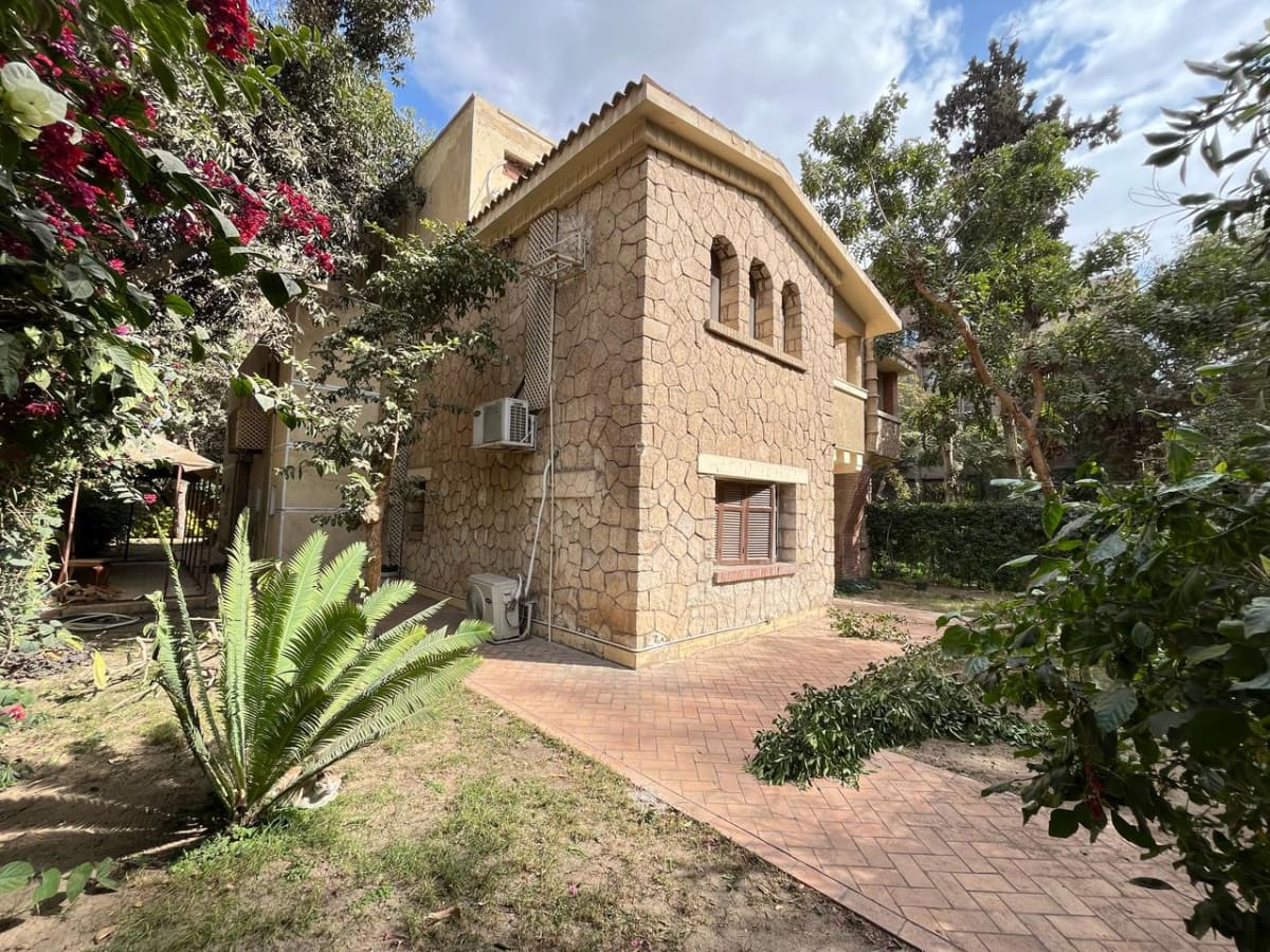 Premium Villa Living - 4 Bedrooms & Privacy