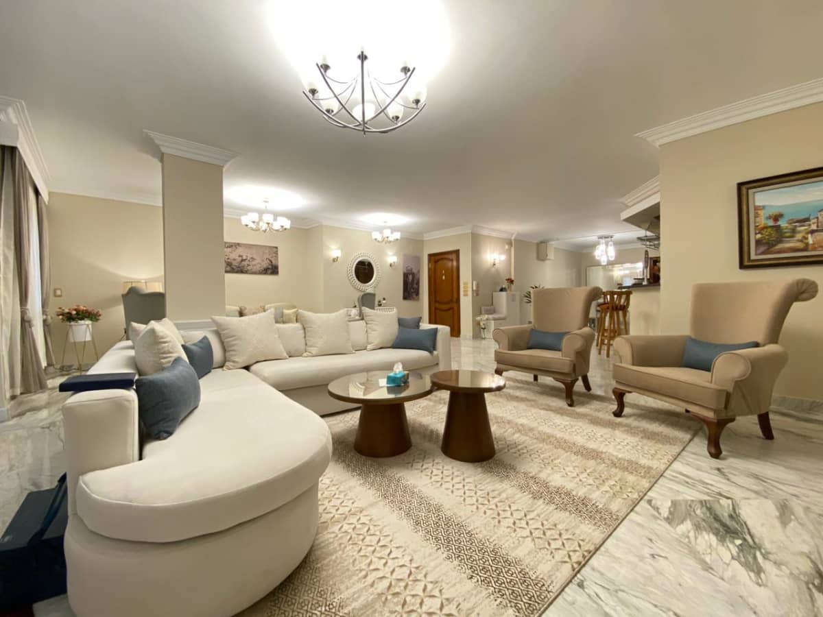Bright Apartment In Prime Location In Maadi Degla 