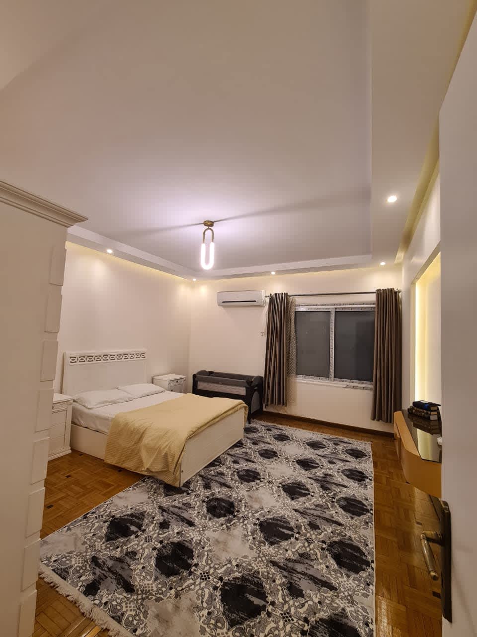 Modern Apartment with Natural Light In Zamalek